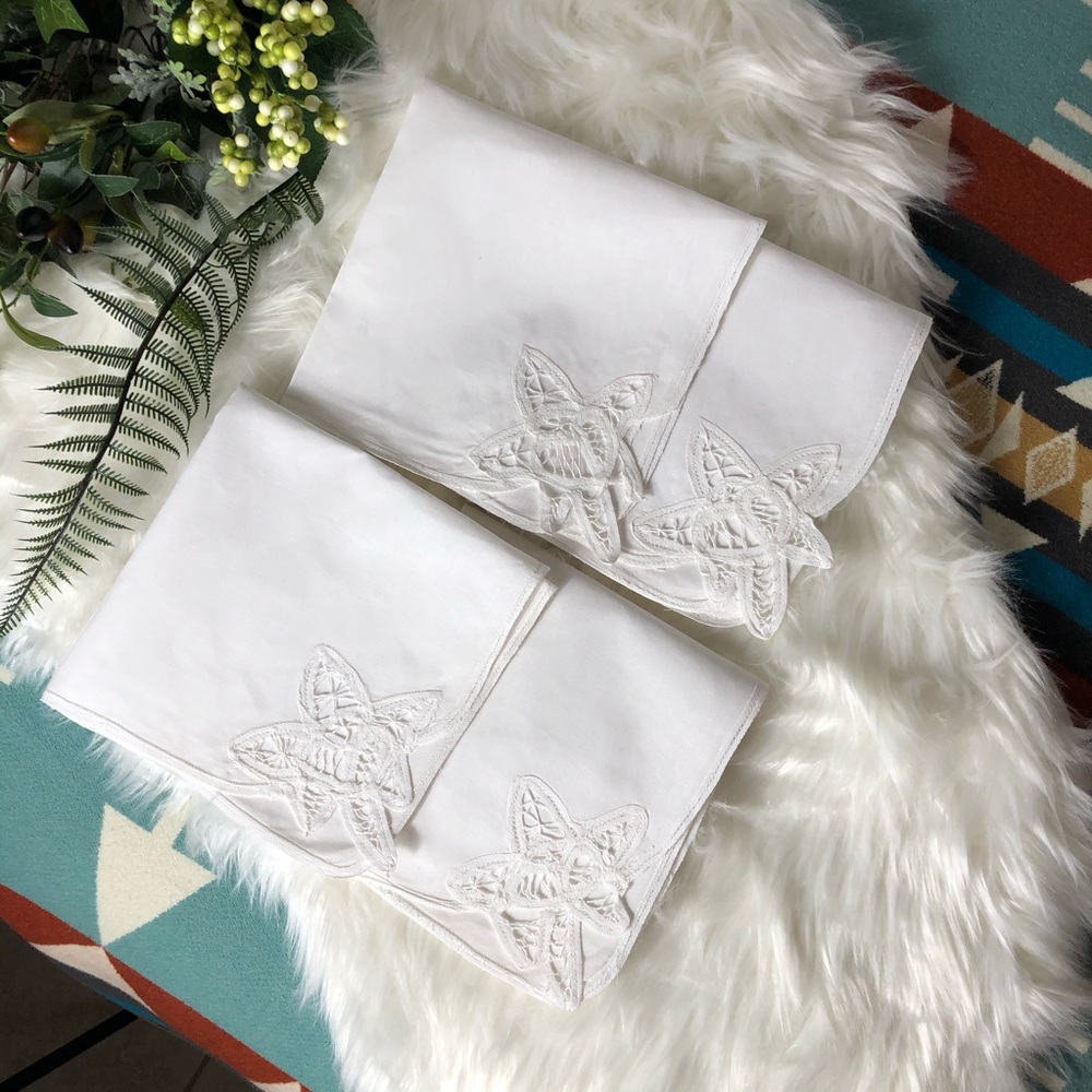 Set of 4 VTG Hand Tatted Lace & Cotton Napkins
